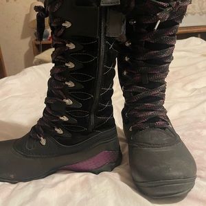 Woman’s Merrell snow boots